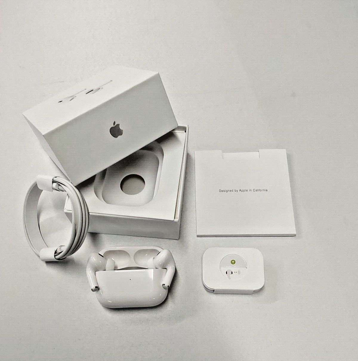 Apple Airpods Pro 2nd Generation Earbuds Earphones with MagSafe Charging Case