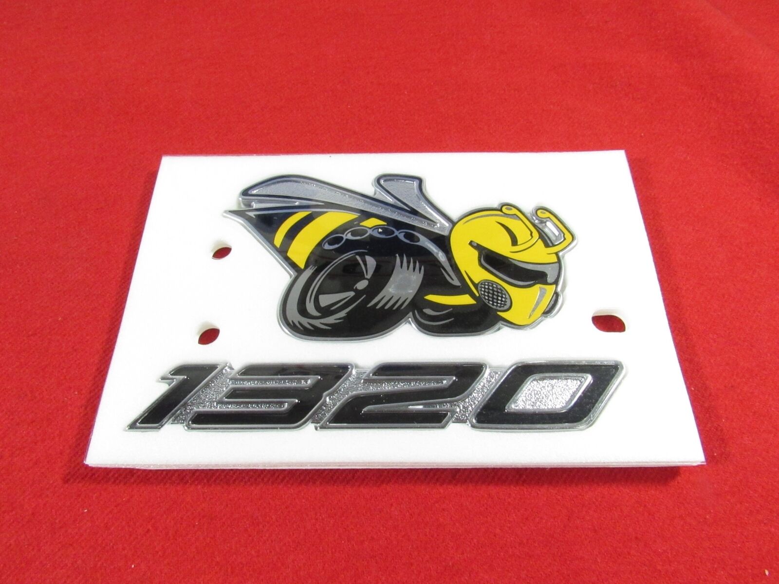 DODGE CHALLENGER 1320 Angry Bee Drag Pack Emblem Badge Right Side NEW OEM MOPAR