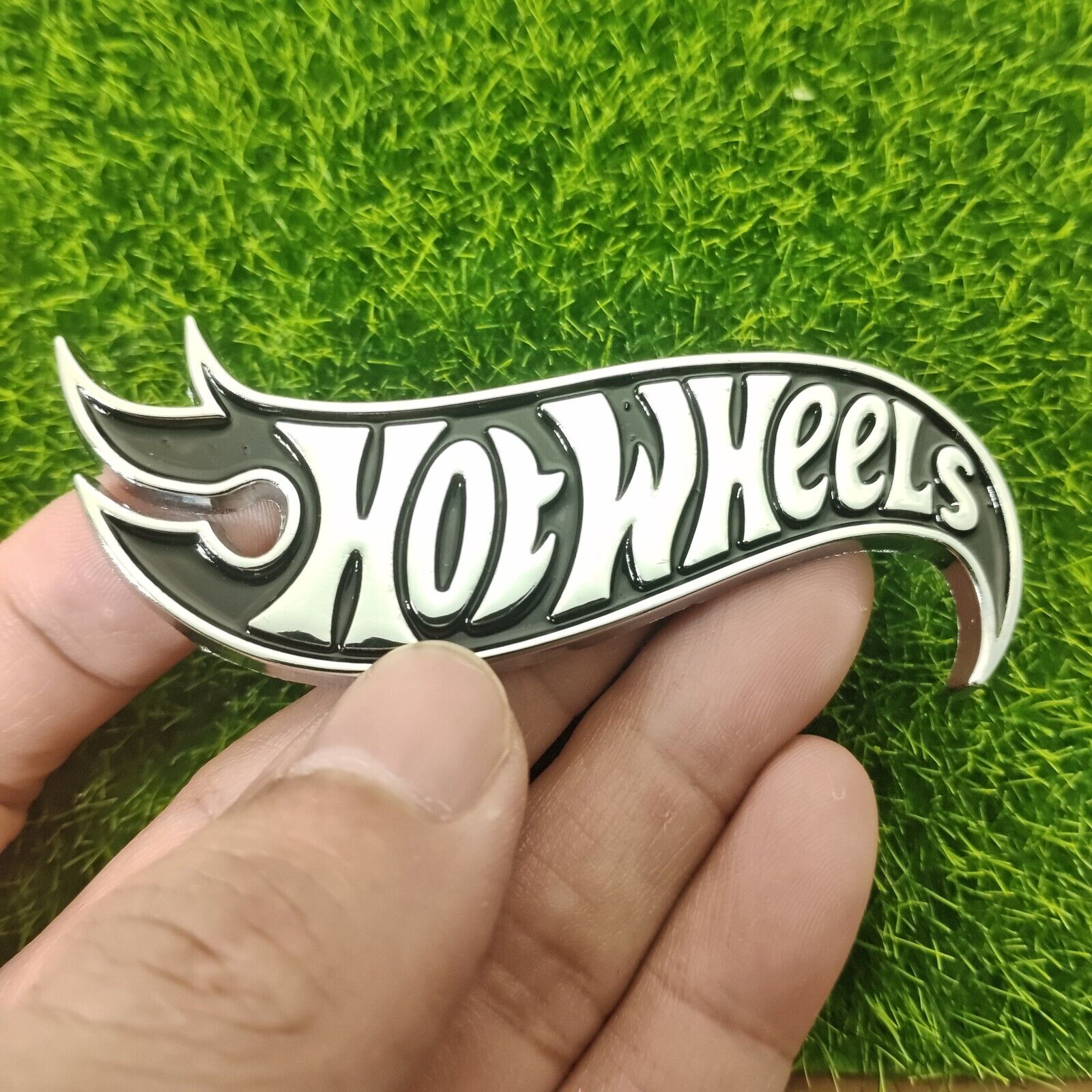 2PCS Hot Wheels Emblem Car Badge 3D Metal Fender Sticker 3D Raised Letters Decal