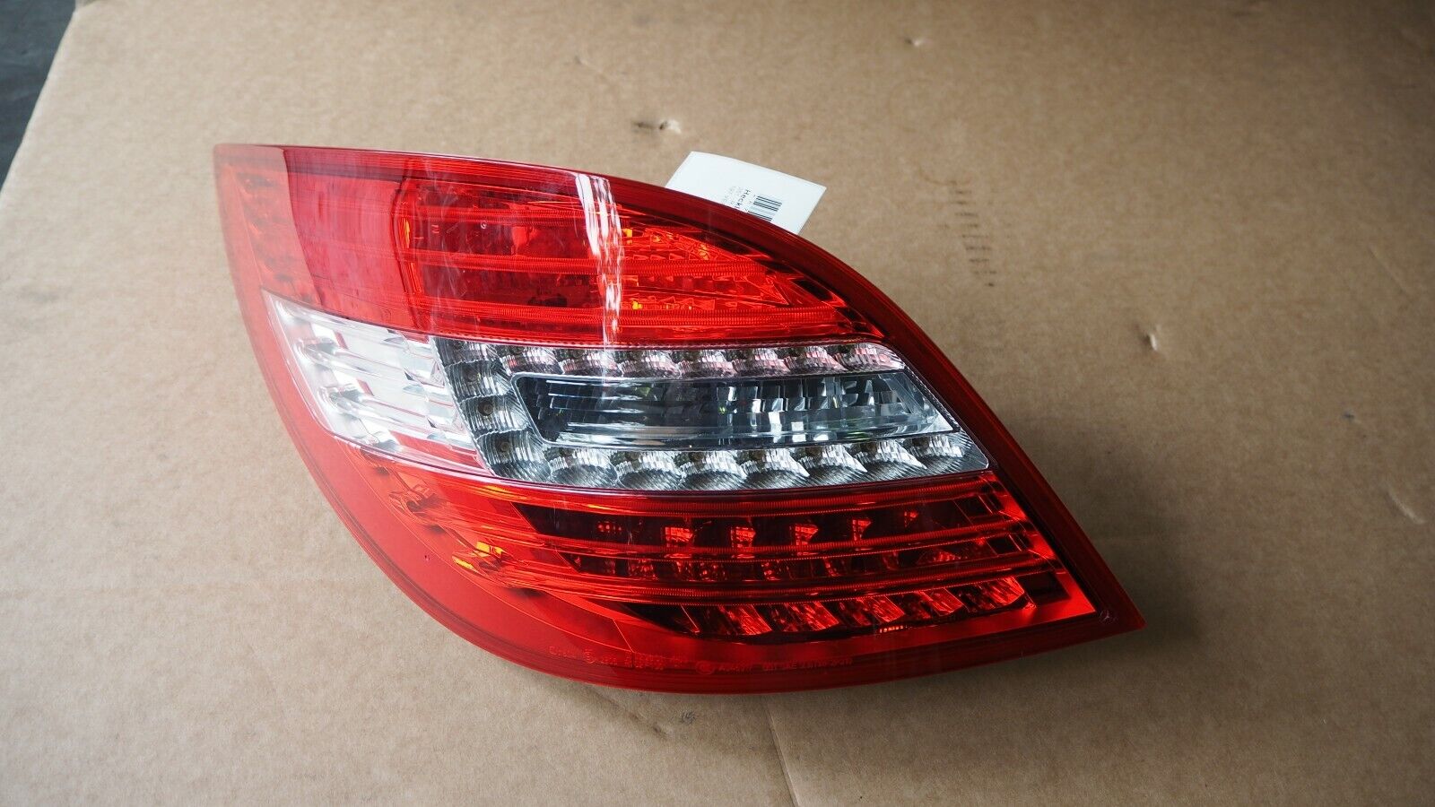 MERCEDES BENZ W251 R400 4MATIC 2013 LED TAIL LAMP REAR LEFT A2518201964 #1090