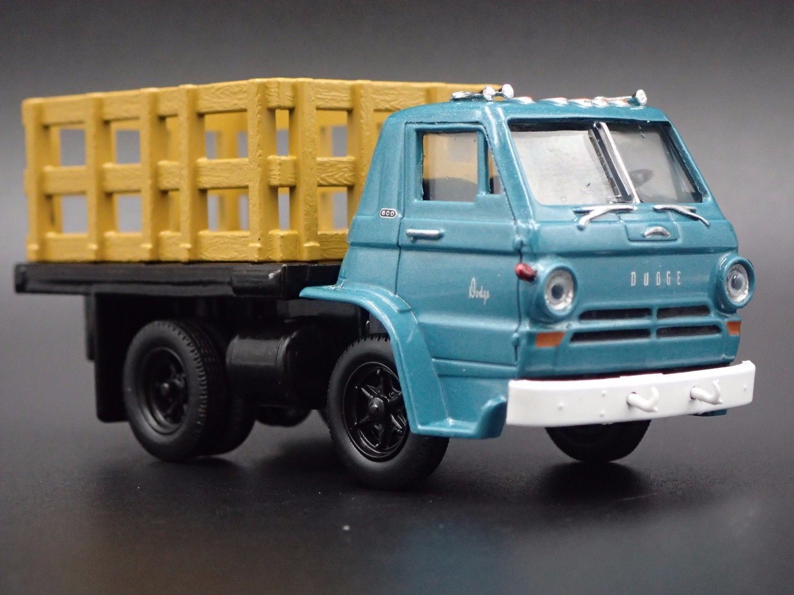 1966 66 DODGE COE L600 STAKEBED TRUCK RARE 1:64 SCALE DIORAMA DIECAST relisted