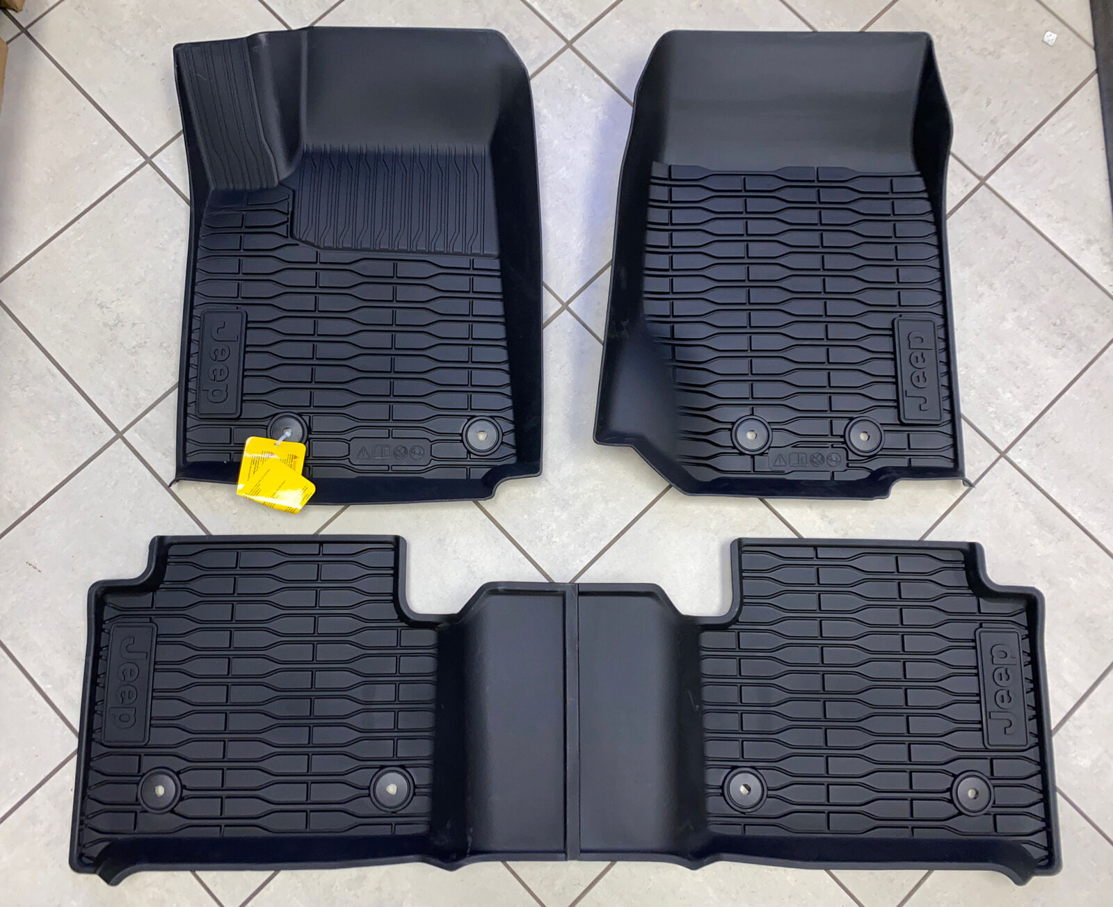 2022 Jeep Grand Cherokee New Body WL74 PHEV All Weather Floor Mats 82216025AC