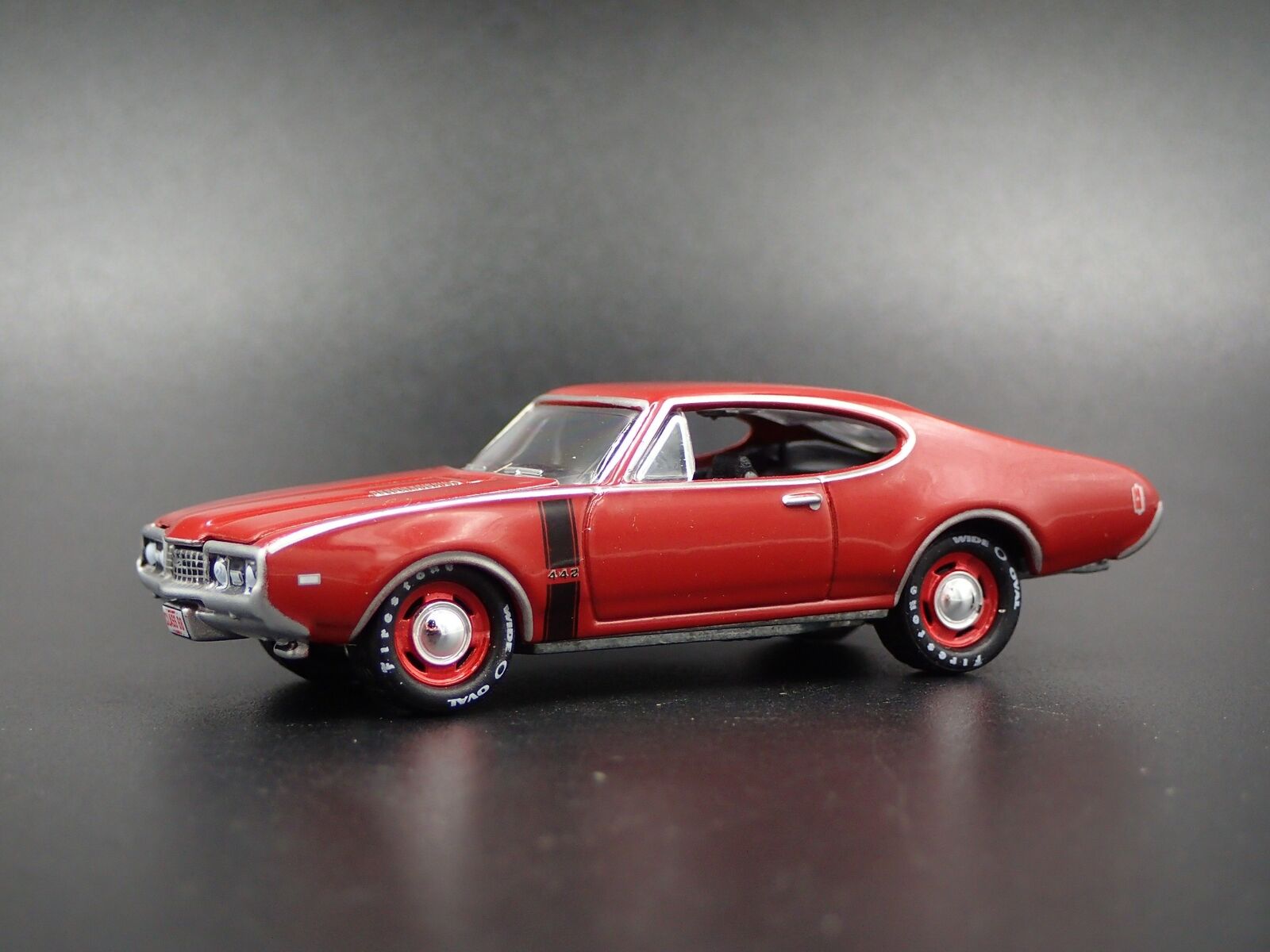 1968 68 OLDS OLDSMOBILE 442 W30 1/64 SCALE COLLECTIBLE DIORAMA DIECAST MODEL CAR