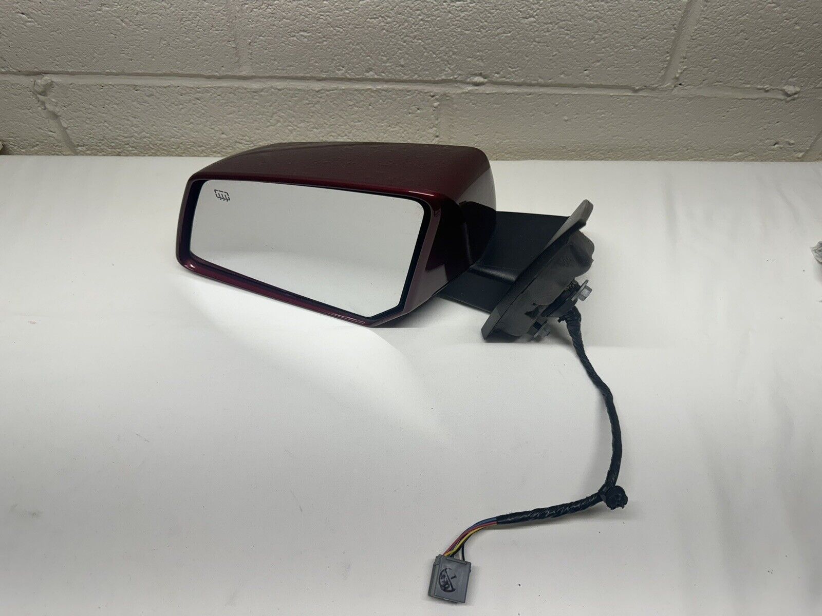 2009-2017 GMC Acadia FRONT DOOR DRIVER LEFT MIRROR RED WITH TURN SIGNAL OEM