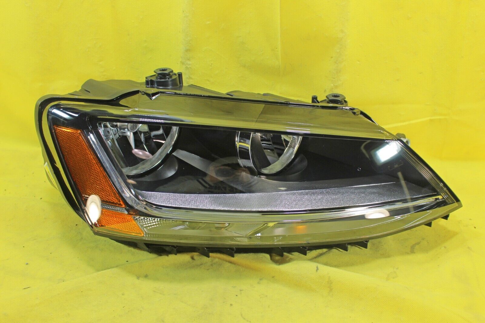 🏫 VW OEM 15 16 17 18 Jetta Volkswagen Right Passeng Headlight ~ Tabs Damaged