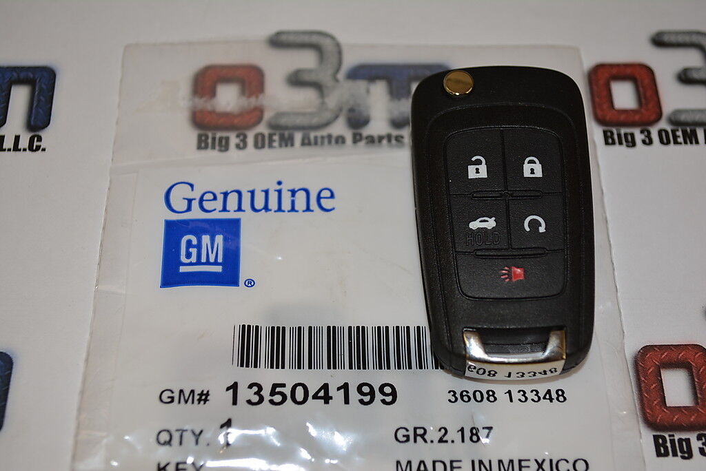 Chevrolet Camaro Malibu Remote Key Fob w/ Uncut Key new Genuine OEM 23335584