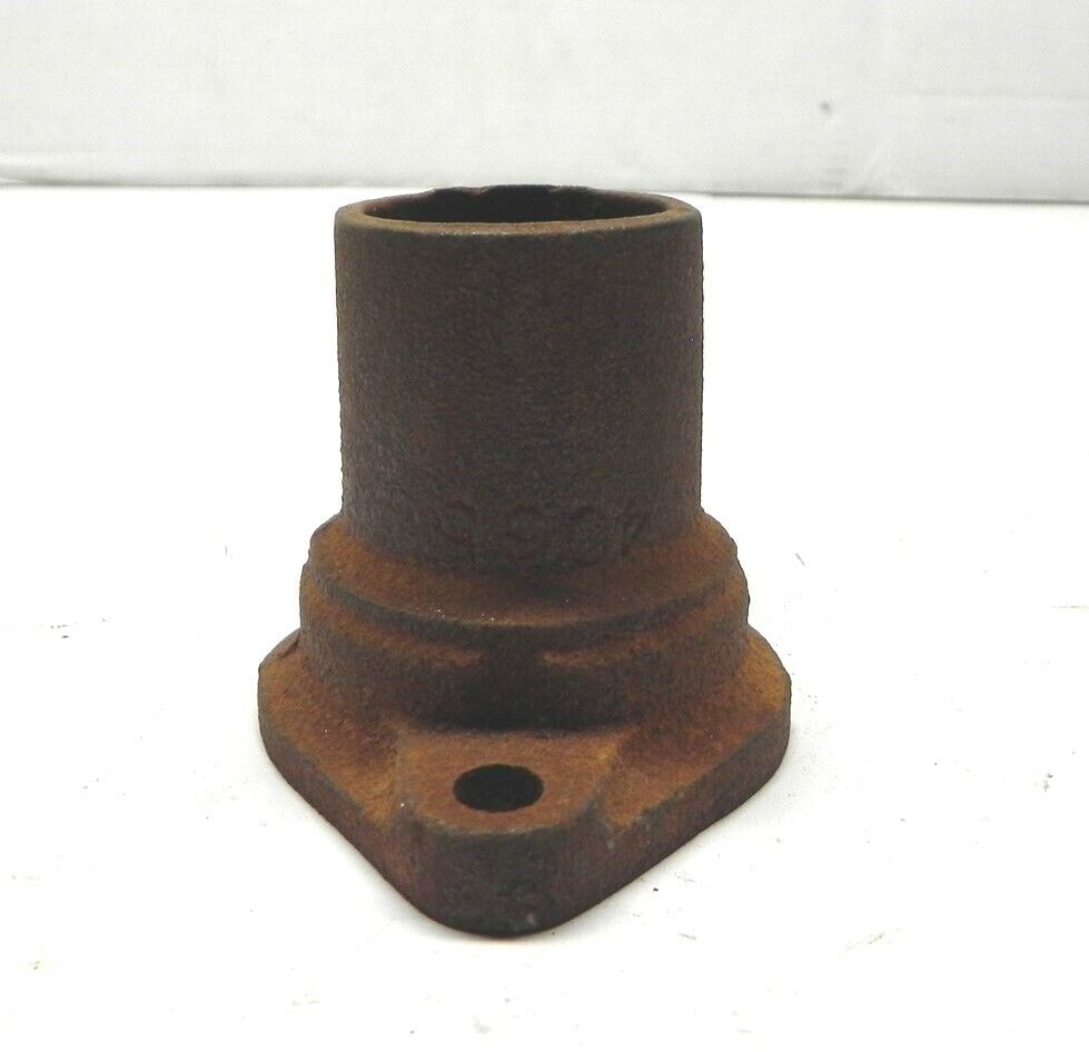 1967 FORD TRUCK 300 ENGINE WATER OUTLET THERMOSTAT HOUSING MO-4065 VINTAGE USED