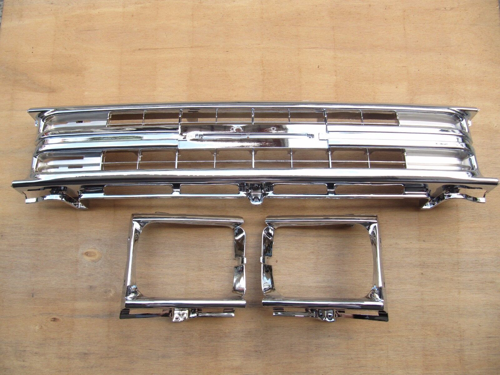 Fits For Toyota Pickup 1989-1991 2WD Fully Chrome Grille Light Case with Clips