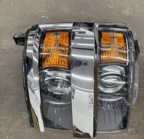 2015-19 Chevy Silverado 2500 3500 Projector Halogen Rt Headlight OEM GM 23389971