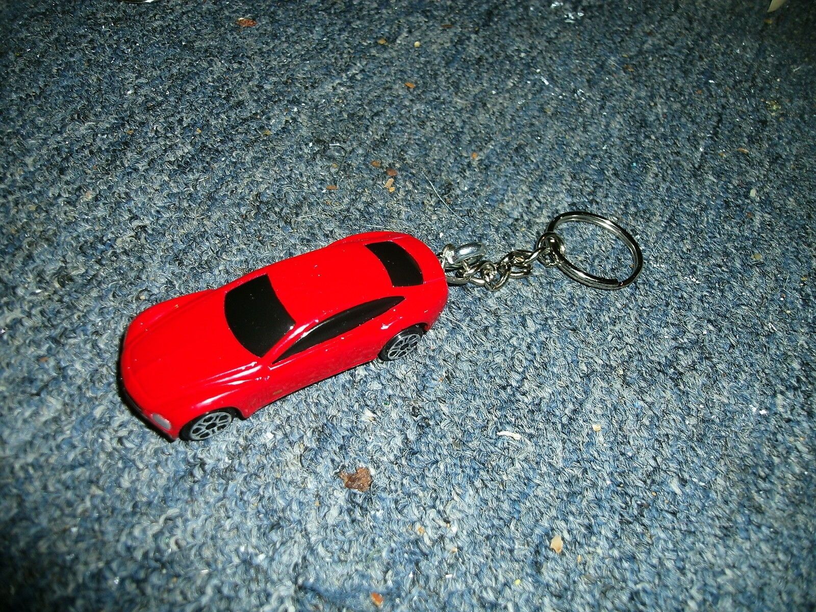 2003 CHEVROLET SS CONCEPT CAR DIECAST MODEL CAR KEYCHAIN KEYRING NEW RED