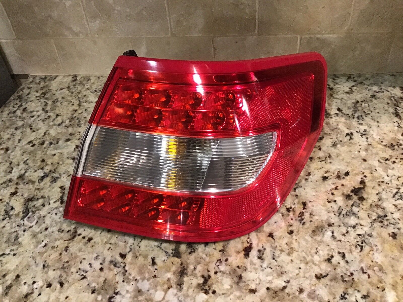 2006 2007 2008 2009 Lincoln Zephyr MKZ Tail Light Right (pass Side) 039