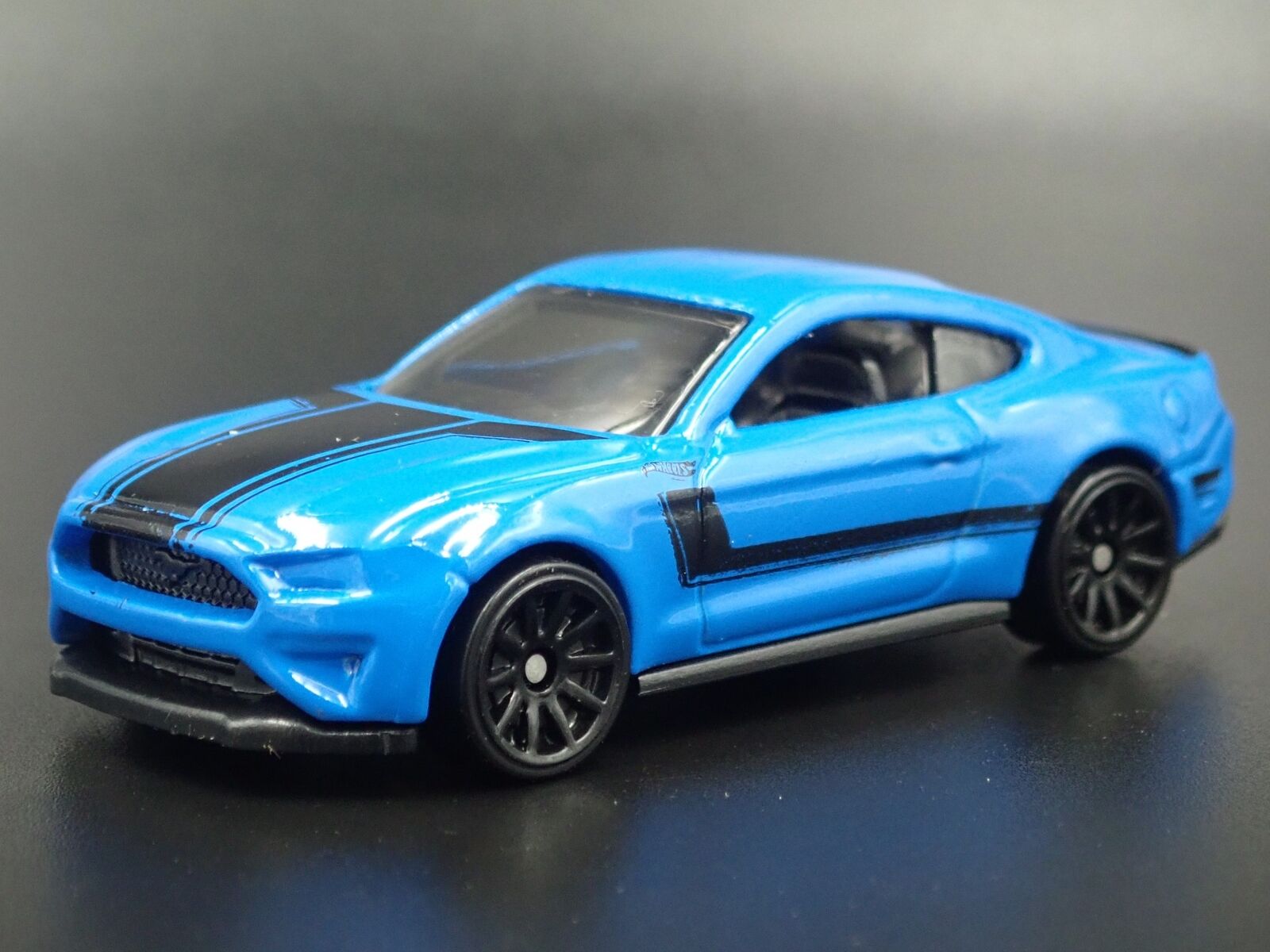 2018-2020 FORD MUSTANG GT RARE 1:64 SCALE DIORAMA COLLECTIBLE DIECAST relisted