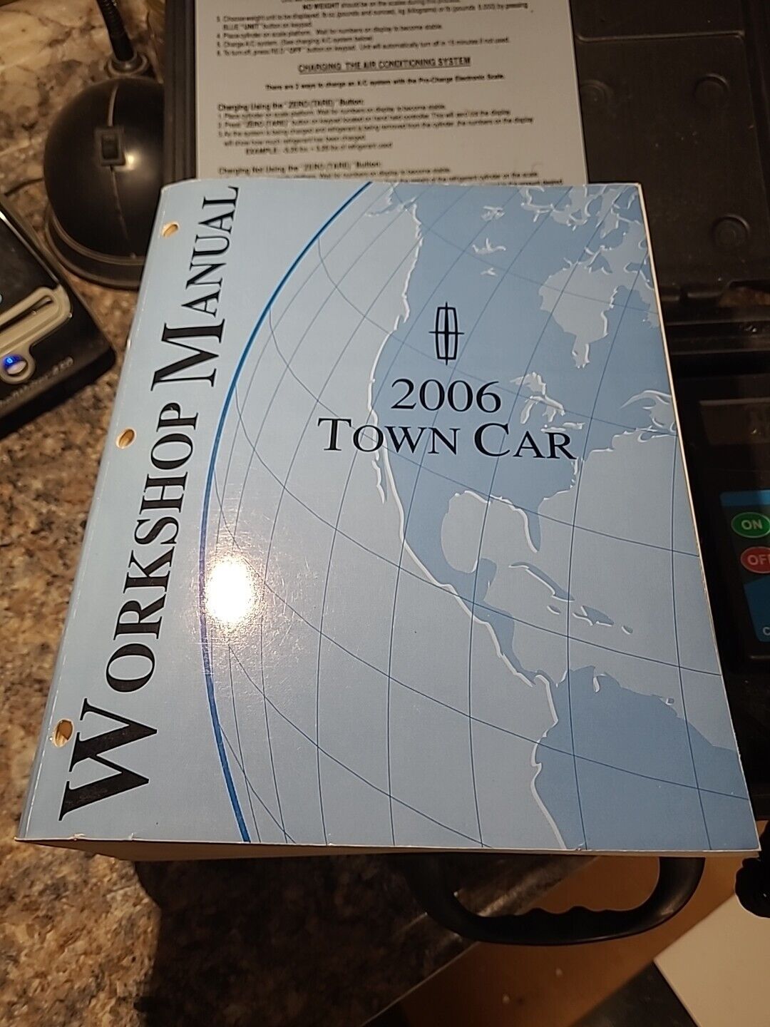2006 Ford Town Car Factory Repair Book