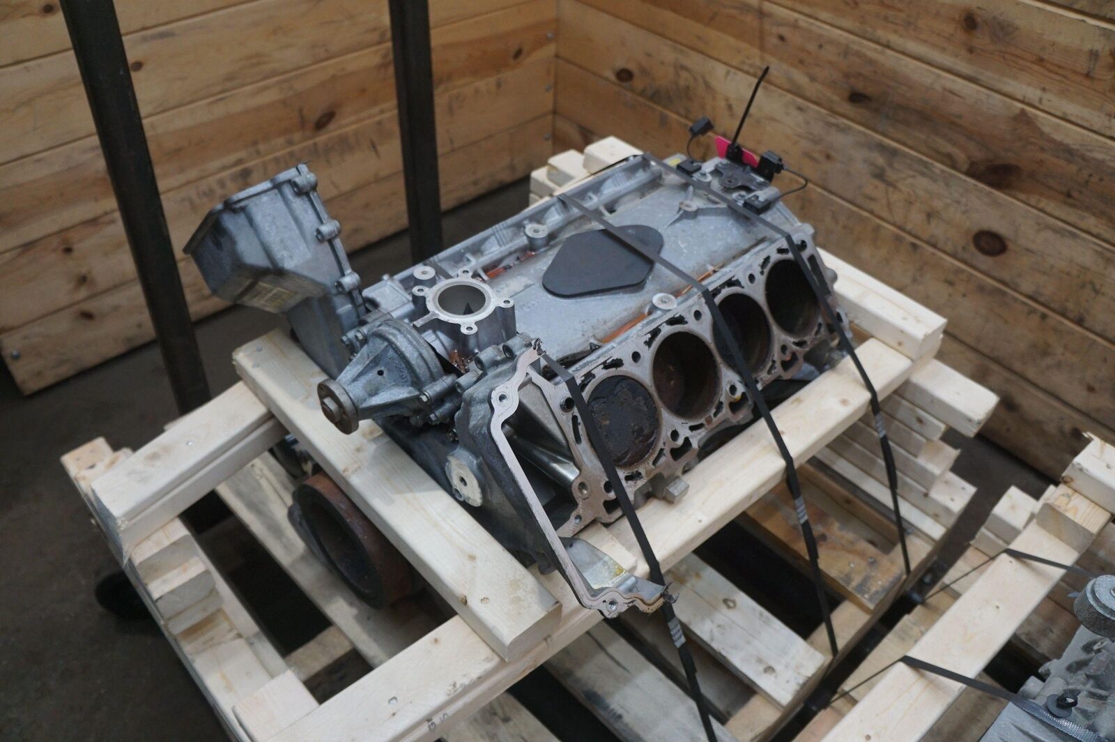 4.3L V8 (AJV8) Engine Rotating Assembly Aston Martin V8 Vantage 06-08 *NOTE*