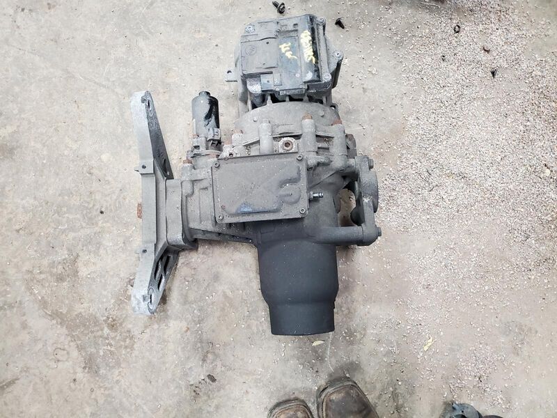 14-17 Jeep Cherokee Rear Differential Carrier Assembly 2 Speed Transfer Case OEM