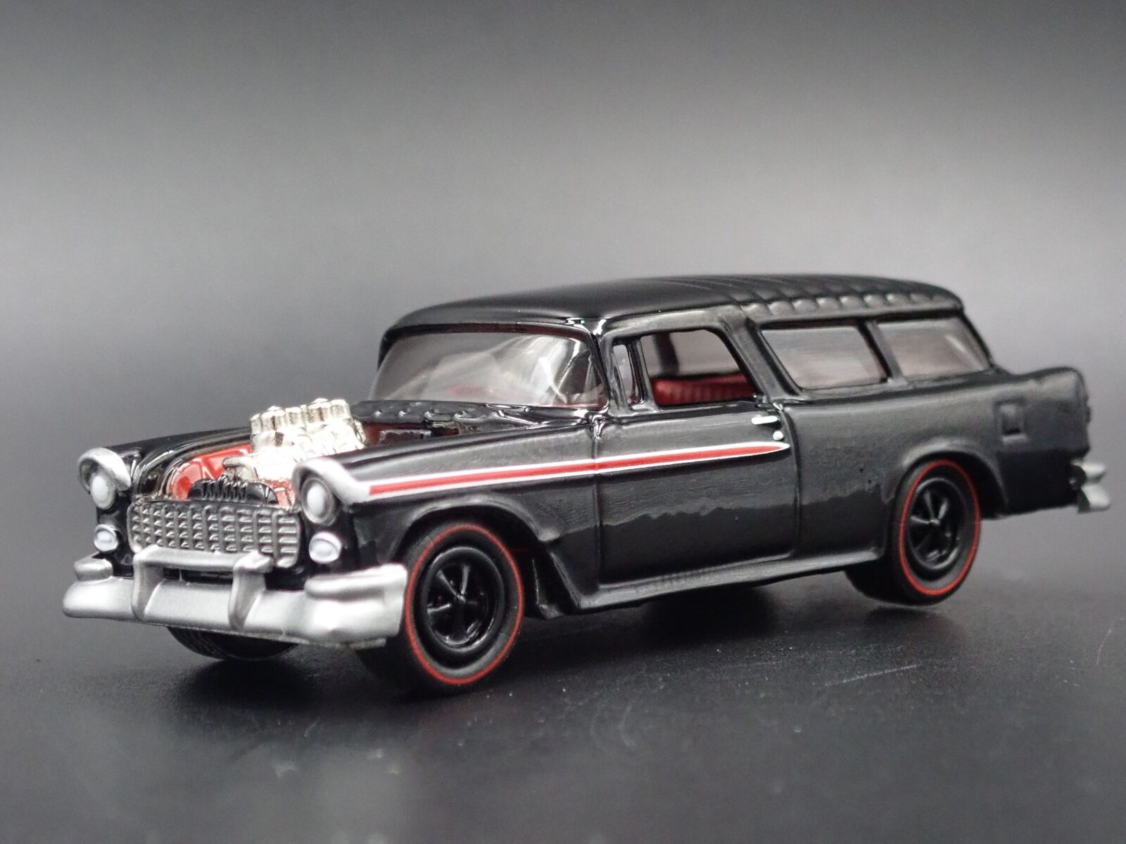 1955 55 CHEVY CHEVROLET NOMAD 1:64 SCALE COLLECTIBLE DIORAMA DIECAST MODEL CAR
