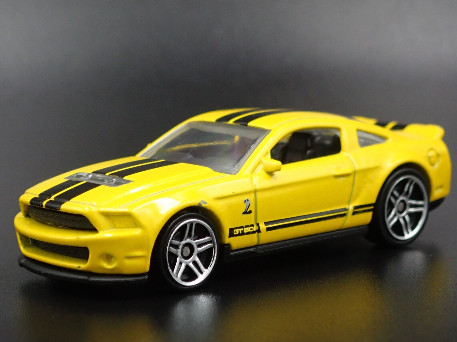 2010 10 FORD MUSTANG SHELBY GT500 1:64 SCALE LIMITED DIORAMA DIECAST relisted