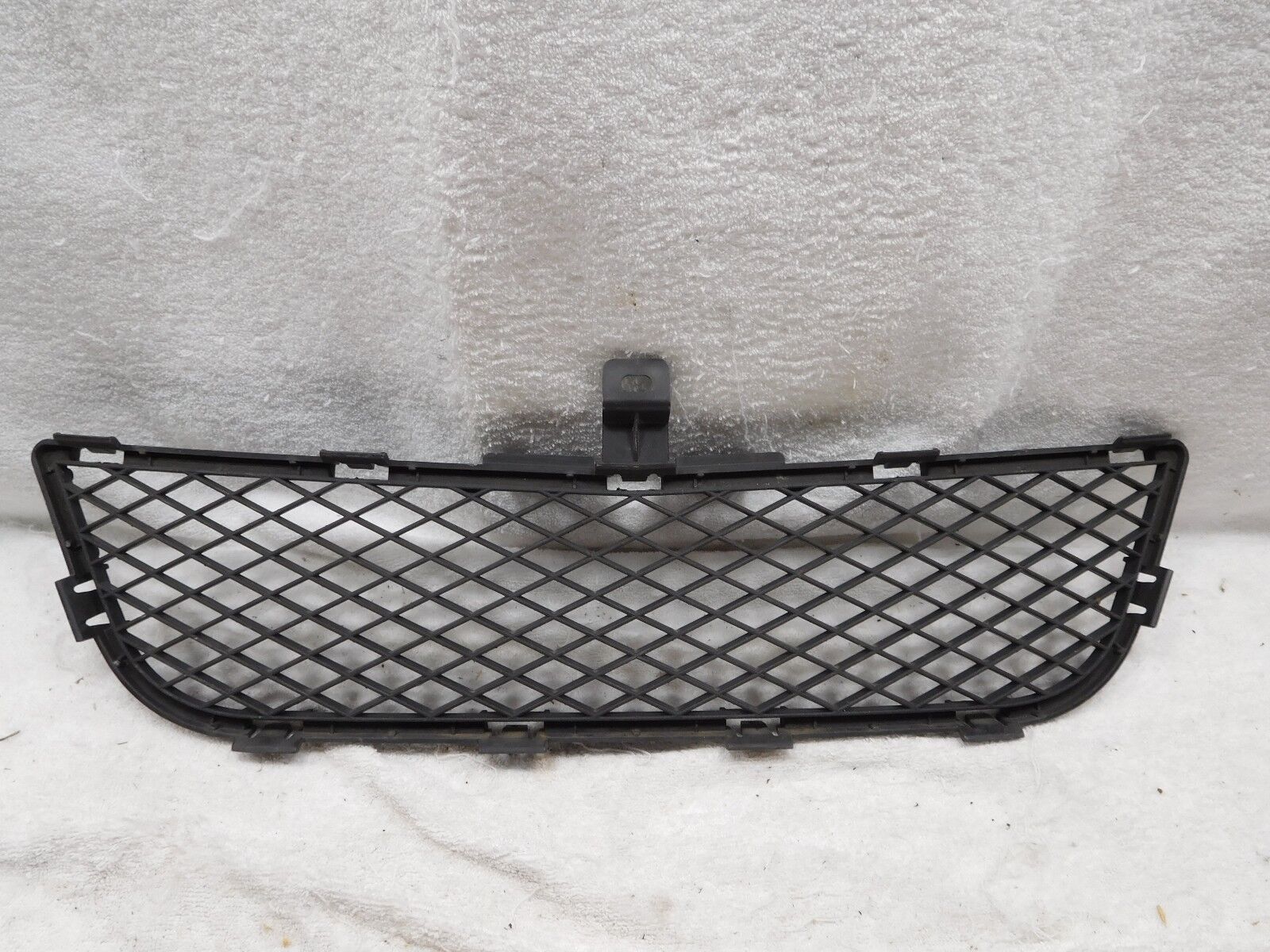 11 12 13 INFINITI M56 M37 SPORT AREO LOWER MIDDLE GRILLE 2011 2012 2013 OEM K860