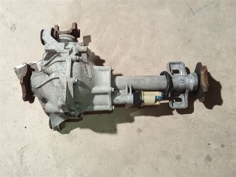 2000-2004 Chevy Tahoe Front Differential Carrier Assembly 3.73 Ratio (Opt GT4)