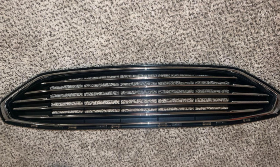 BRAND NEW 2017 Ford Fusion Front Upper Grill Grille
