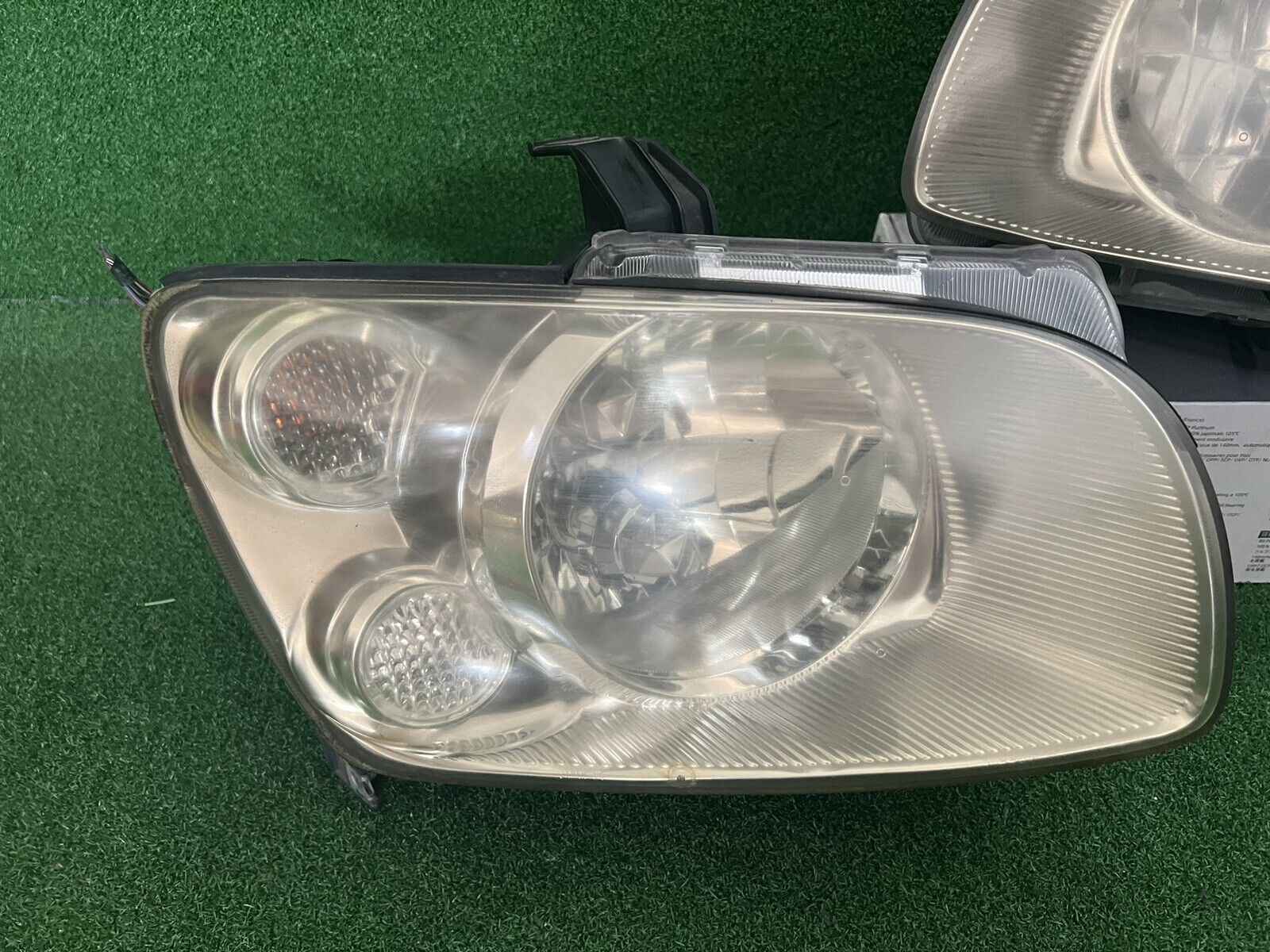 JDM Nissan Stagea M35 250RS 300RS  HID Front Head Lights Lamps Right Side OEM