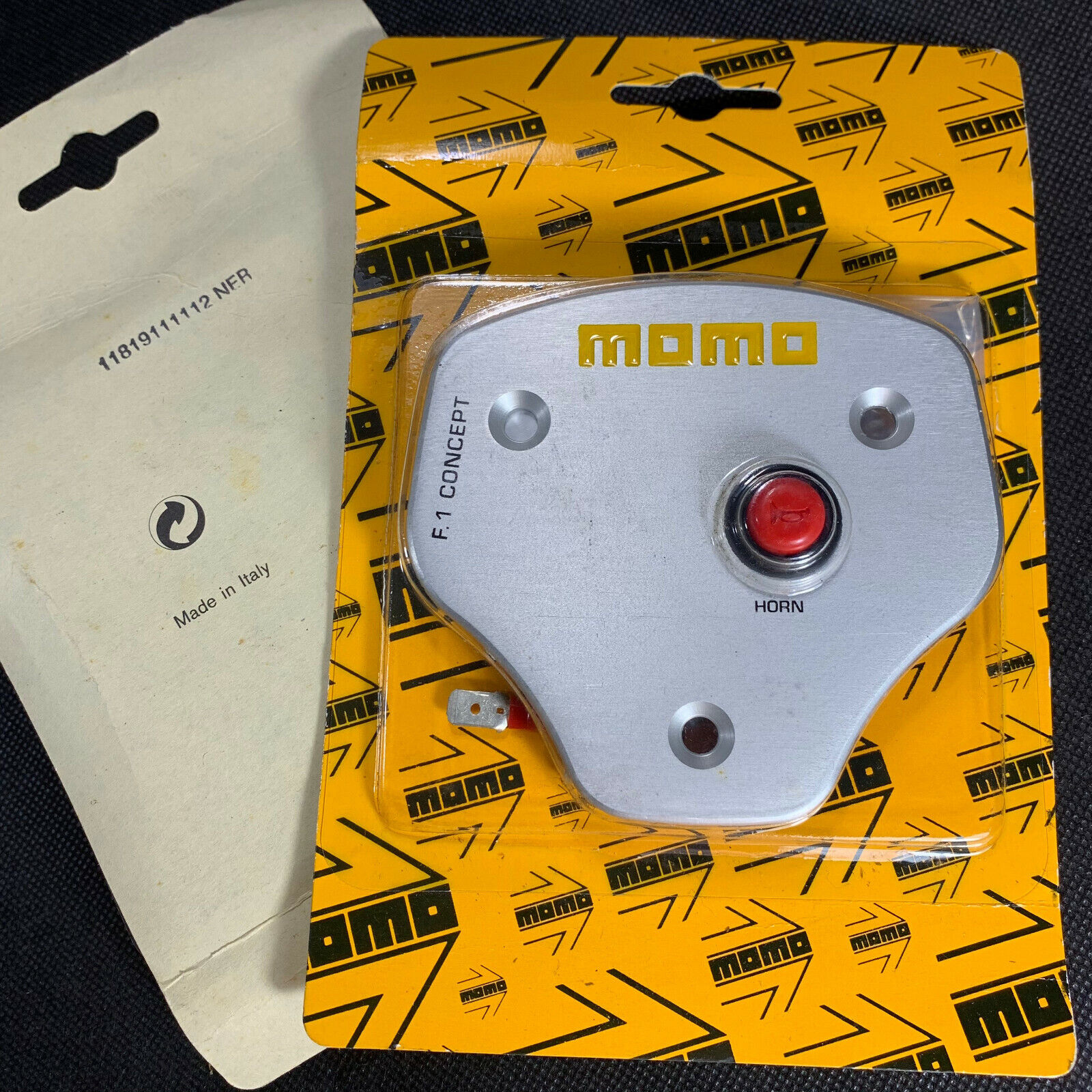 MOMO F1 Concept Steering Wheel Horn Button - Silver. Look Aluminium