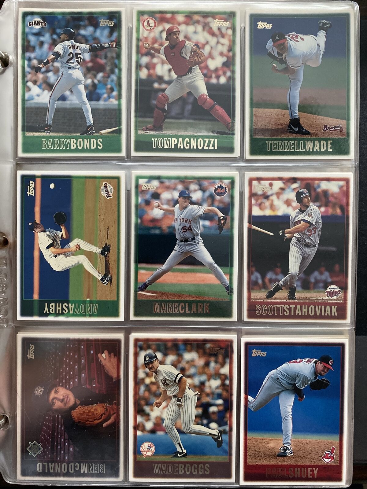 1997 TOPPS Baseball Cards.  Singles.  You Pick to Complete Your Set.