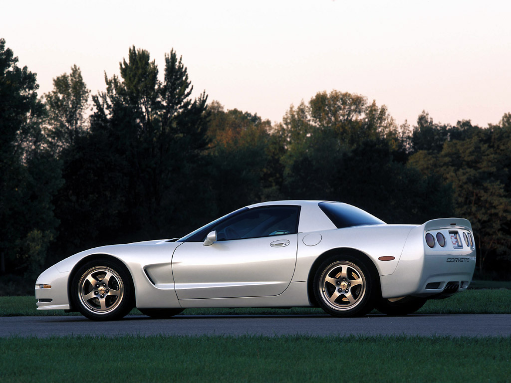 2002 Chevrolet Corvette White Shark Concept