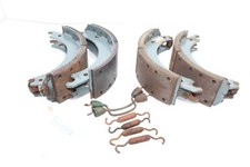 2013 FREIGHTLINER CASCADIA MERITOR DRUM BRAKE SHOES & HARDWARE KIT Q8991 picture