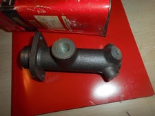 SIMCA ARONDE P60 NEW OLD STOCK ORIGINAL FRENCH LOCKHEED MASTER CYLINDER 3-WAY picture
