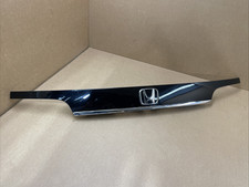 762281. Honda CR-V 2012-2014 Tailgate License Plate Molding OEM 74890-T0G-A11 picture