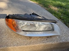 2008-2011 Volvo XC70 V70 Right Passenger Side Halogen Headlight OEM 31214356 picture