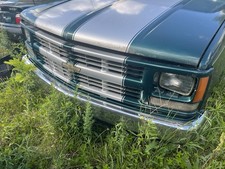 1995-1998 CHEVY TRUCK GRILLE ASSEMBLY BASE SEALED BEAM HEADLIGHT STYLE AS SHOWN picture