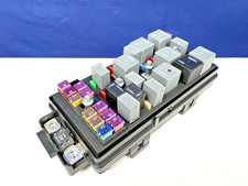 2009 - 2012 Chevrolet Chevy Malibu 2.4L Fuse Relay Box 25883009 picture