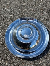 One genuine 1950s 1960s Lyon 16 inch hubcap NICE picture