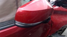 Passenger Side View Mirror With Signal Lamp Fits 16-23 TACOMA 686442 picture
