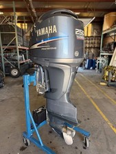 2007 Yamaha 250HP 4 Stroke Outboard Engine 30
