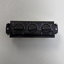 2000-2002 Chevy Tahoe GMC Yukon Temperature Climate Control Unit A/C PN 15060162 picture