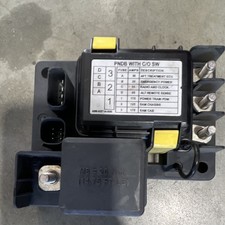 Freightliner Powernet Distribution Box With Cutoff Switch picture