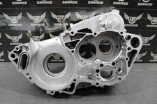 1999 99-01 YAMAHA YZ250 OEM RIGHT ENGINE CRANKCASE CRANK CASE 5CU-15121-01 NICE picture