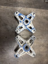 1985-86 Suzuki Lt250r Quadracer Front Hubs Nice Condition picture