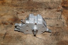 Lamborghini Countach Fuel Distributor P/N 002021170 - Bosch # 0438100099 picture