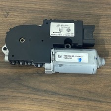 2012 - 2020 VOLKSWAGEN PASSAT SUN ROOF SUNROOF MOONROOF MOTOR  P/N 561959591 picture