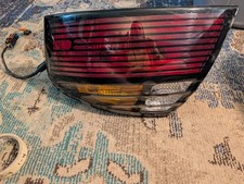 2000-2005 Pontiac Bonneville Passenger Side Taillight picture