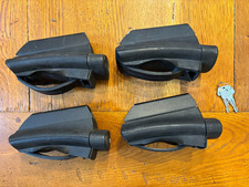Nice Thule 450 Crossroad Foot Pack For Square Bars With Keys and Locks picture