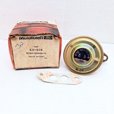 1981-82 Ford Thunderbird Motorcraft EGR Valve 255 4.2L V-8 CX-576 NOS picture