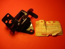 NOS NEW OEM ORIGINAL HONDA 1971 CB500 SEAT CATCH PLATE 77234-323-030 picture