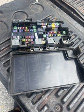 2013-2014 Dodge Ram 1500 Pickup Engine Fuse Box Power Distribution Box picture
