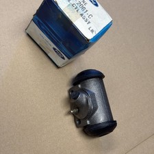 NOS FORD C3OZ-2061-C 1963-69 FAIRLANE/RANCHERO RH FRONT DRUM BRAKE WHEEL CYL picture
