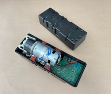 2000-2006 MERCEDES S430 S500 CENTRAL DOOR LOCKING VACUUM PUMP / Remanufactured picture